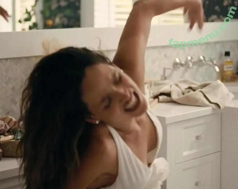 Adria Arjona nude photo #0685 (adriaarjona)