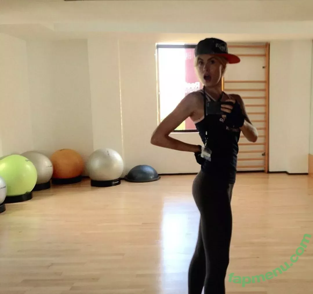 Adriana Abenia nude photo #0062 (adrianaabenia)