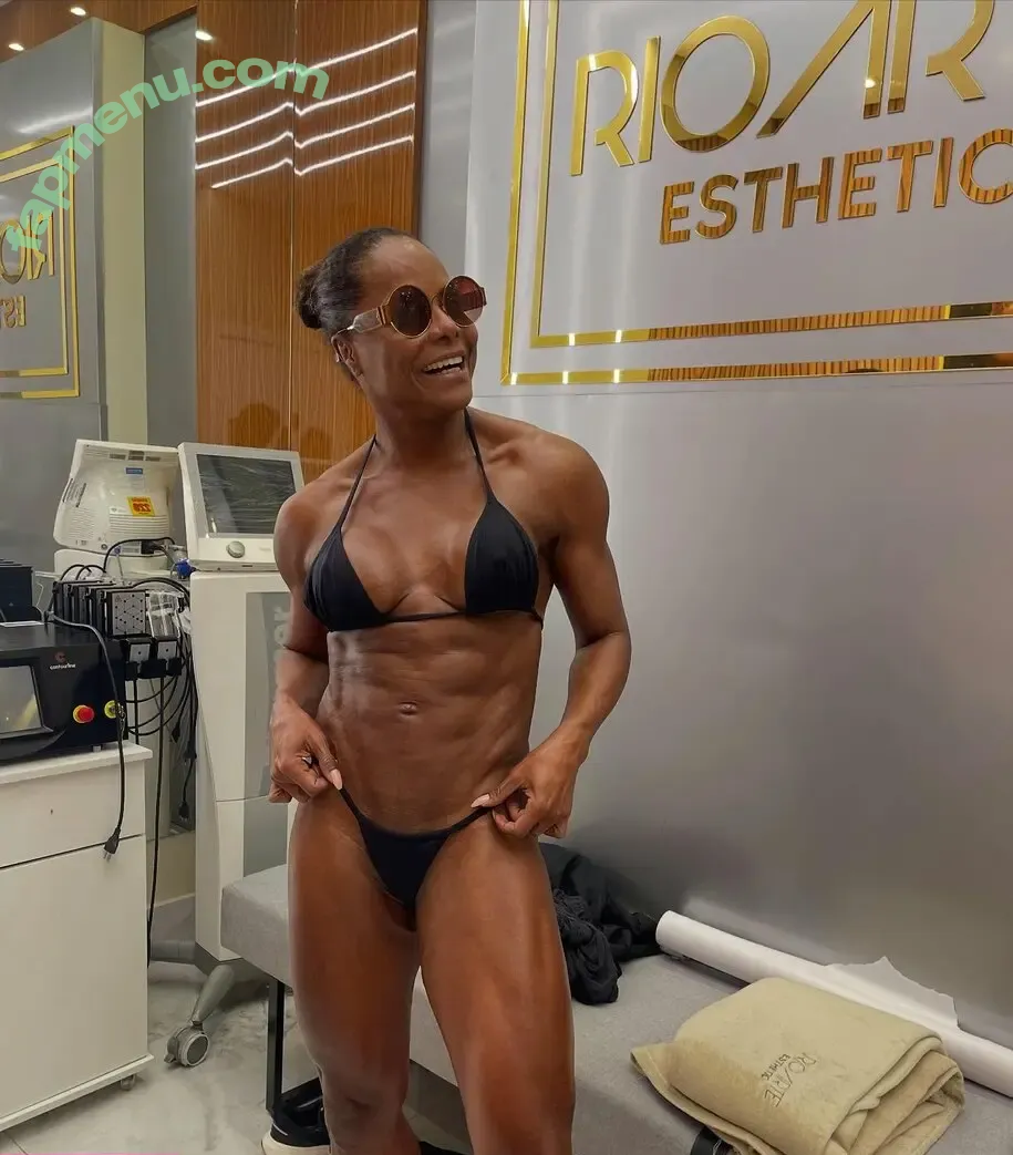 Adriana Bombom nude photo #0150 (adrianabombom / pietra.bombom17)