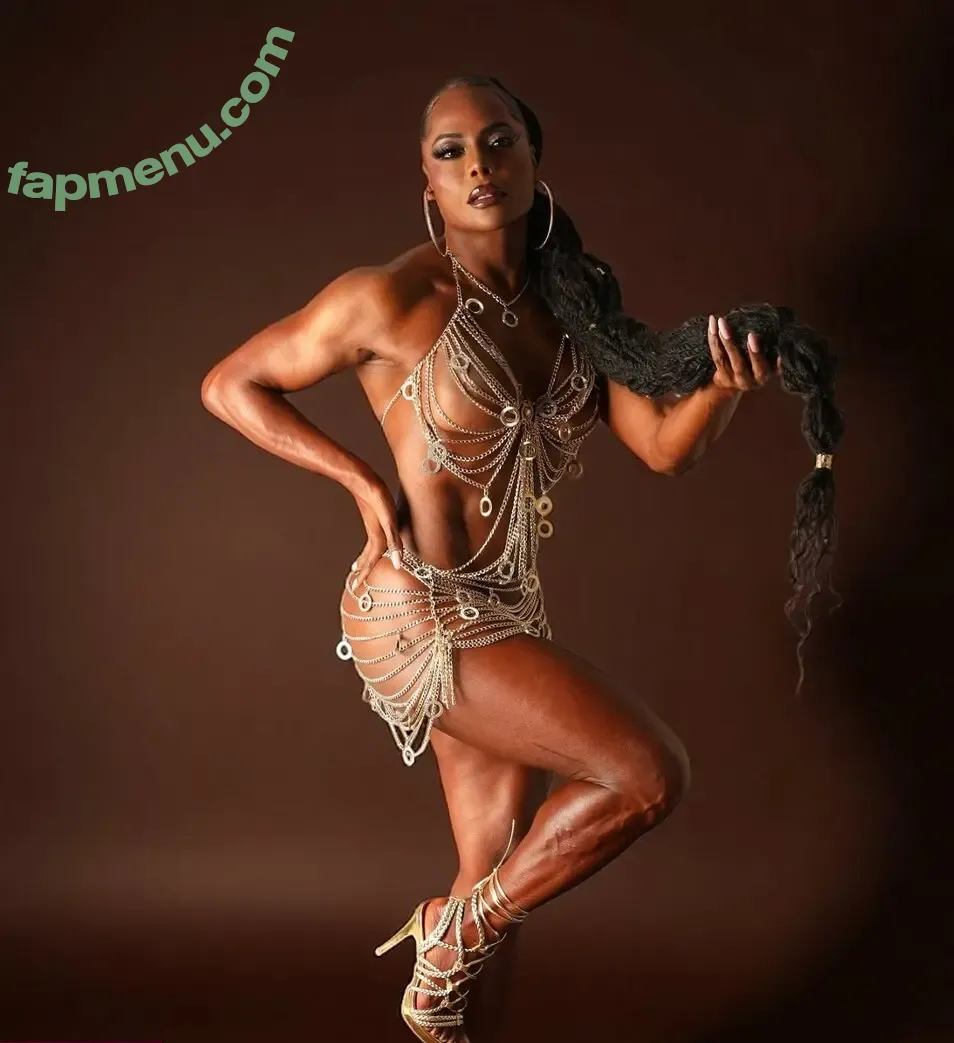 Adriana Bombom nude photo #0151 (adrianabombom / pietra.bombom17)