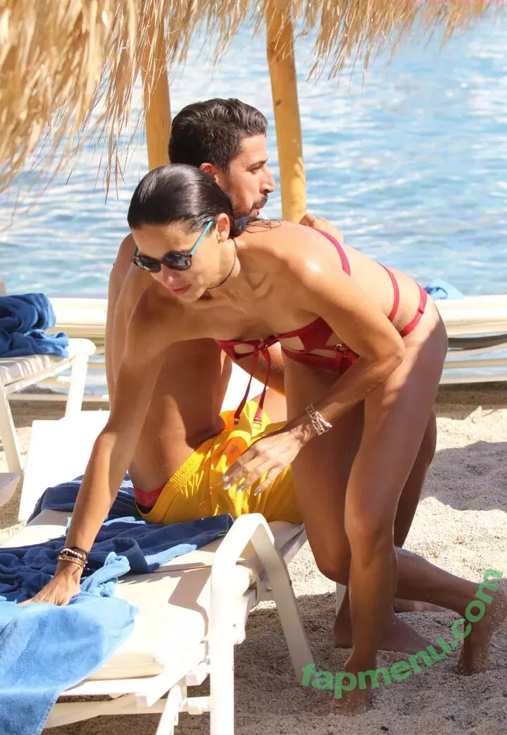 Adriana Lima nude photo #1055 (AdrianaLima)