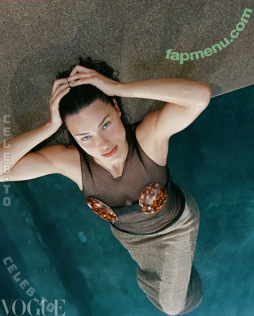 Adriana Lima nude photo #1415 (AdrianaLima / adrivainilla / iamadrianalima)