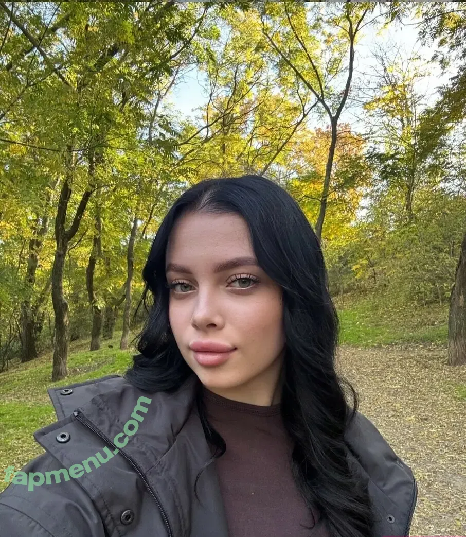 adriana.miller nude photo #0030 (drimiller)