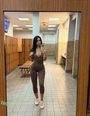 adriannarodriguezxo / adriannarodrgz nude photo #0081