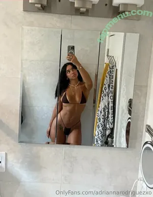 adriannarodriguezxo / adriannarodrgz nude photo #0091