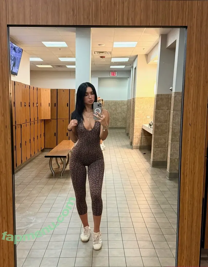 adriannarodriguezxo nude photo #0081 (adriannarodrgz)