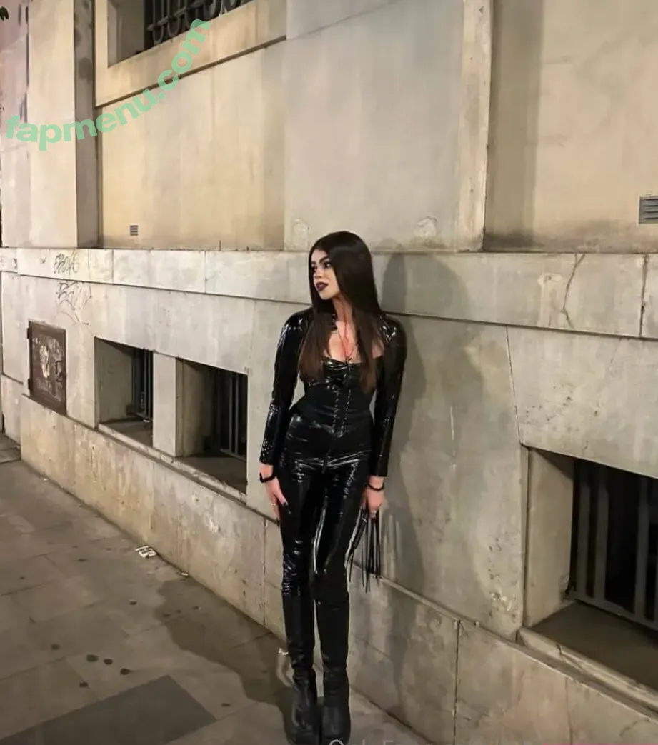 adriannaswg nude photo #0008 (adriannaaswag)