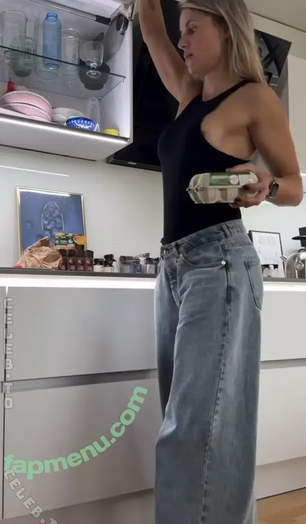 Adrienne Koleszar nude photo #0236 (adrienne_koleszar)