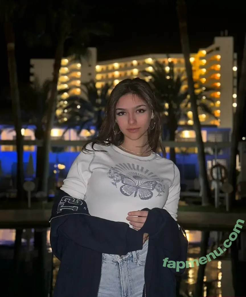 Adrilonz nude photo #0020 (adriannz)