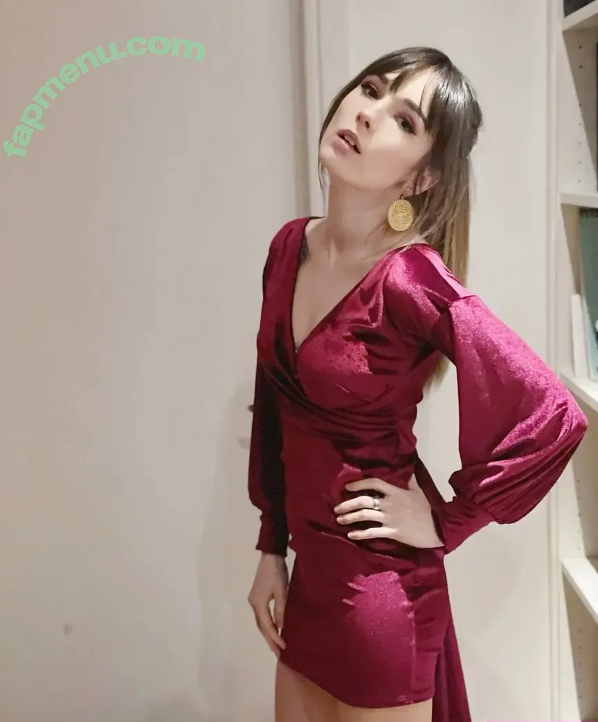 aelois nude photo #0038 (aleyuh)