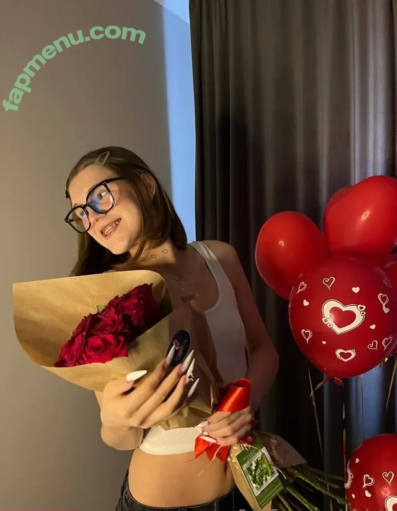 aerints nude photo #0023 (aerin)