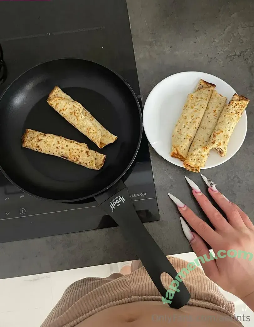 aerints nude photo #0026 (aerin)