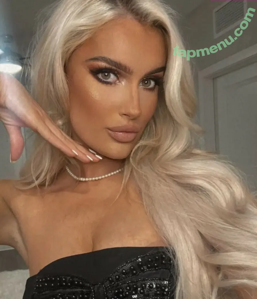 AEW Mariah May nude photo #0001 (mariahmayvip / mariahmayx)