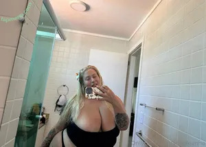 affableanna / its.anna.johnson nude photo #0021