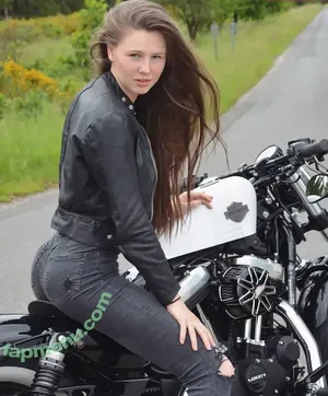 Affe auf Bike / affe_auf_bike nude photo #0039