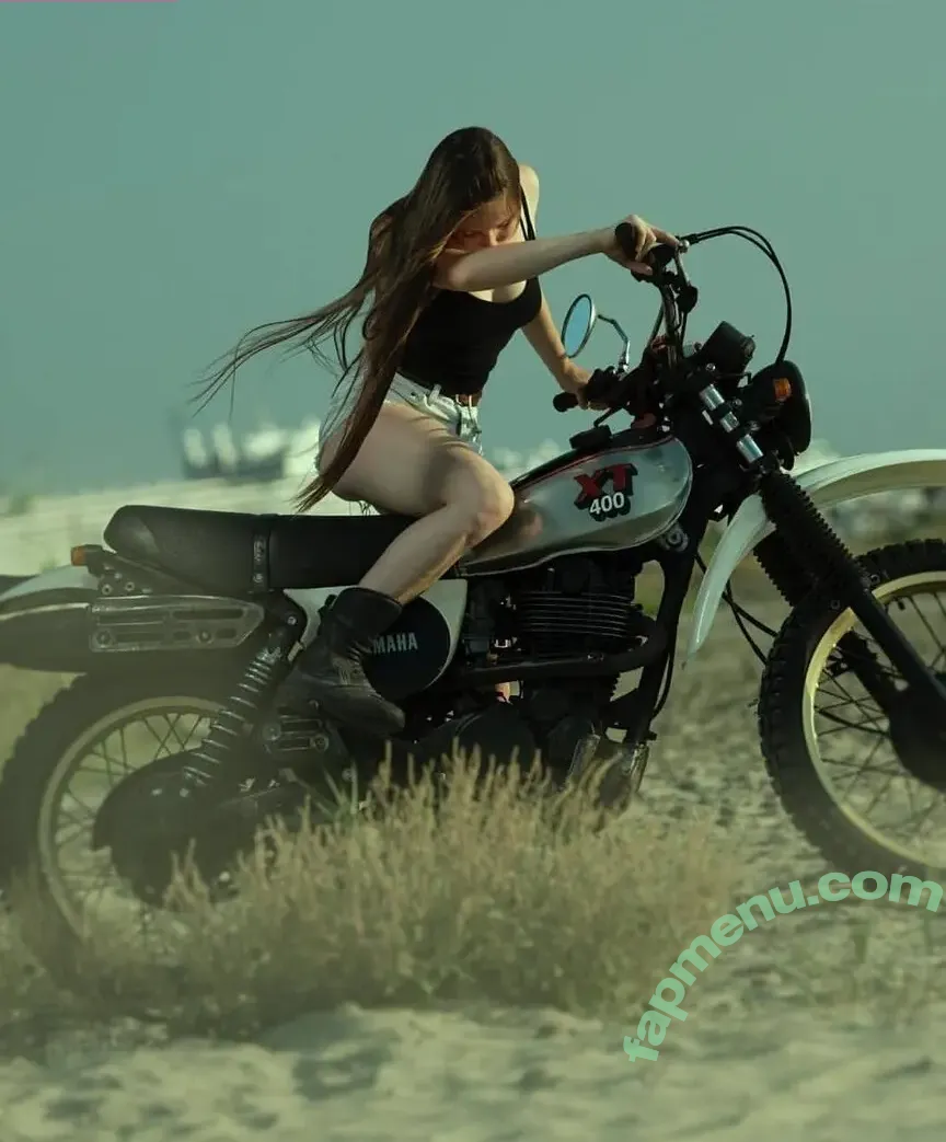 Affe auf Bike nude photo #0098 (affe_auf_bike)