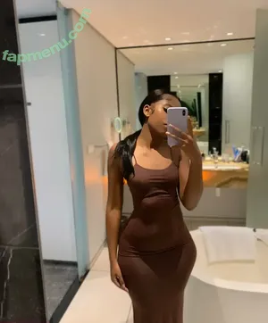 African Booty Meat / curvyandnatural nude photo #0286