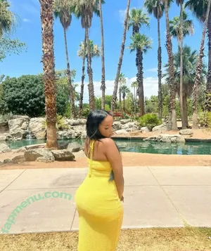 African Booty Meat / curvyandnatural nude photo #0337