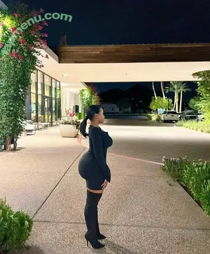 African Booty Meat / curvyandnatural nude photo #0338