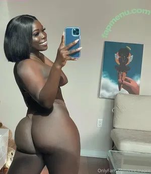 African Booty Meat / curvyandnatural nude photo #0380