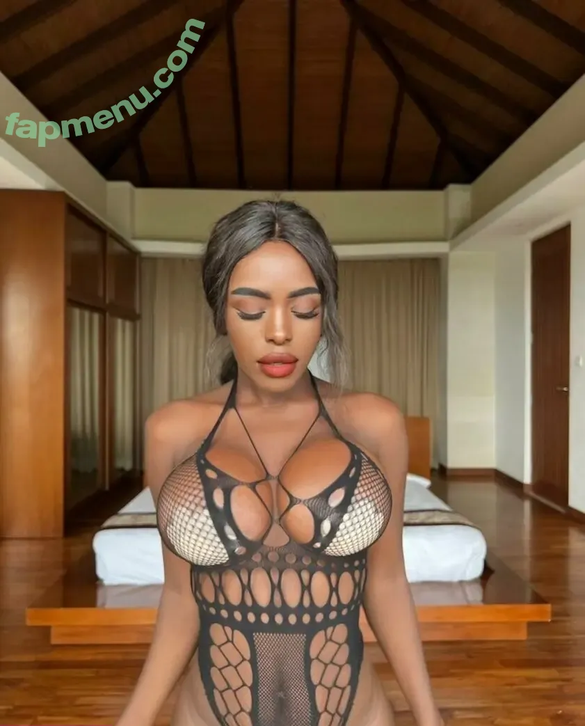 africangonwild nude photo #0059 (Mia / foxy_maya__ / littlemiss_miaa)