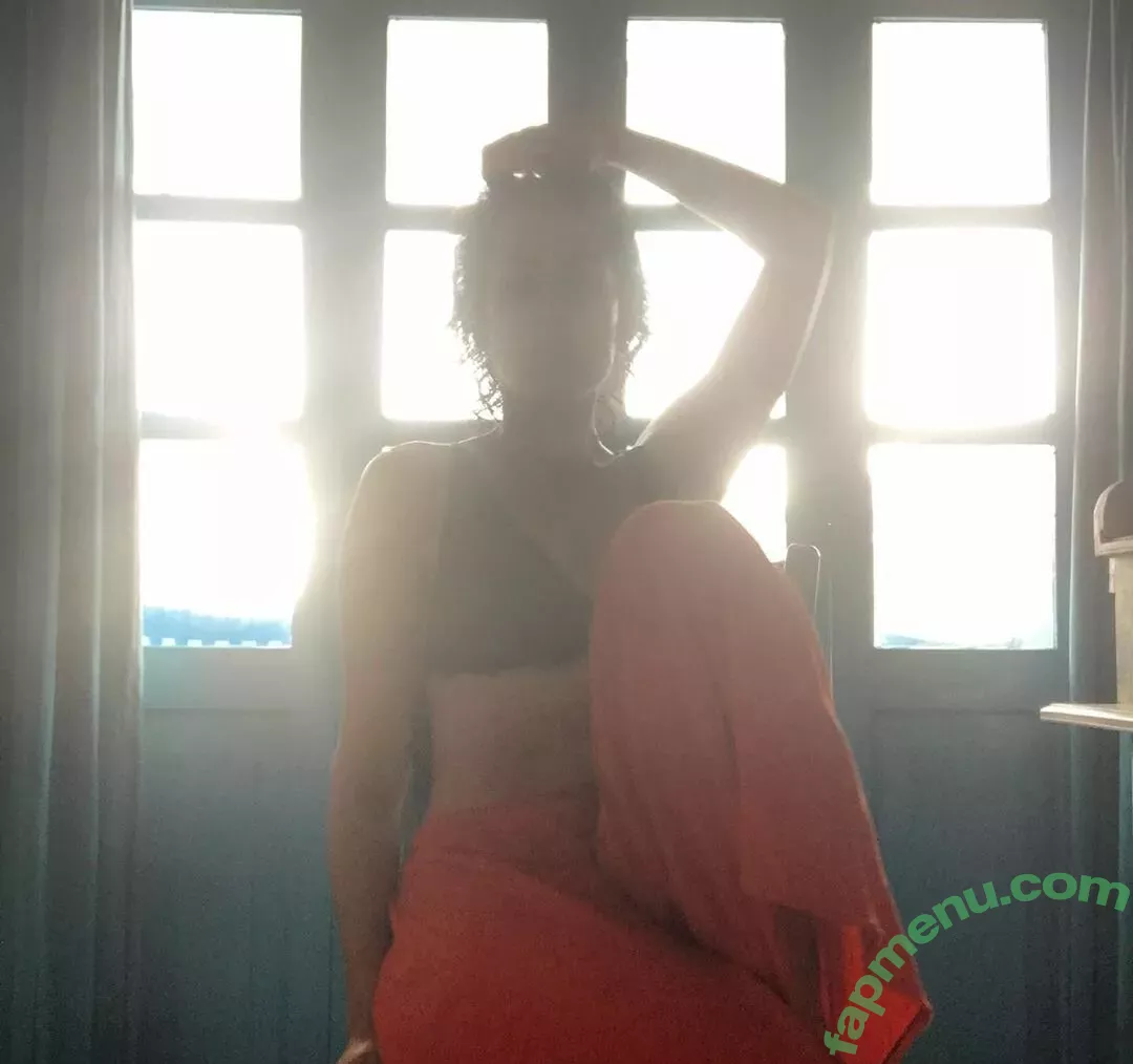 Agam Darshi nude photo #0001 (agamdarshi / darshiagam)