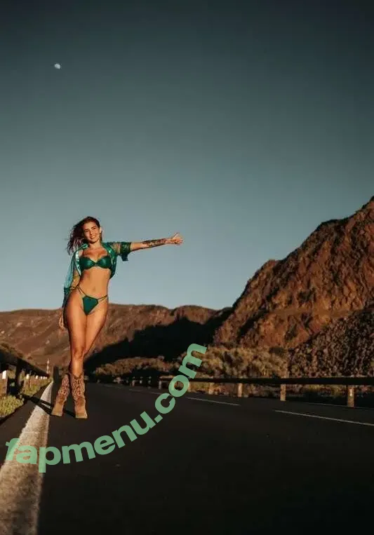 Agatha Vega nude photo #0212 (agathavegaa / agathavegaofc)