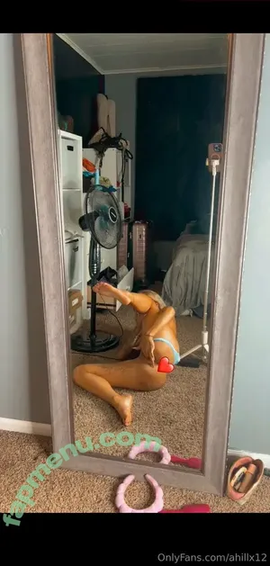  nude photo #0004