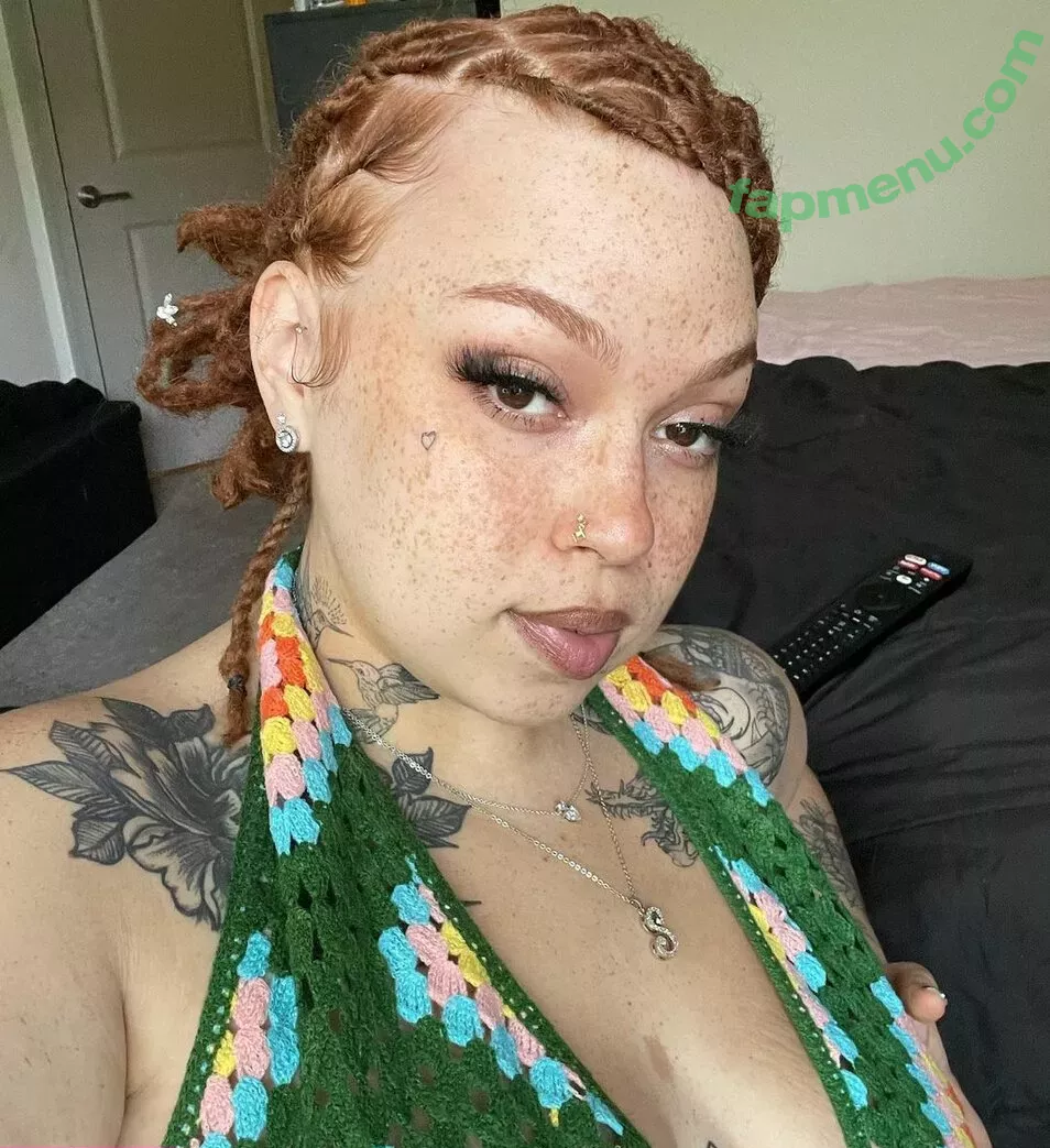 AHintOfRed nude photo #0020 (AHintOfRed)