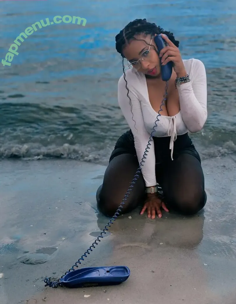 Ahquamarine nude photo #0494 (ahqua.marine)