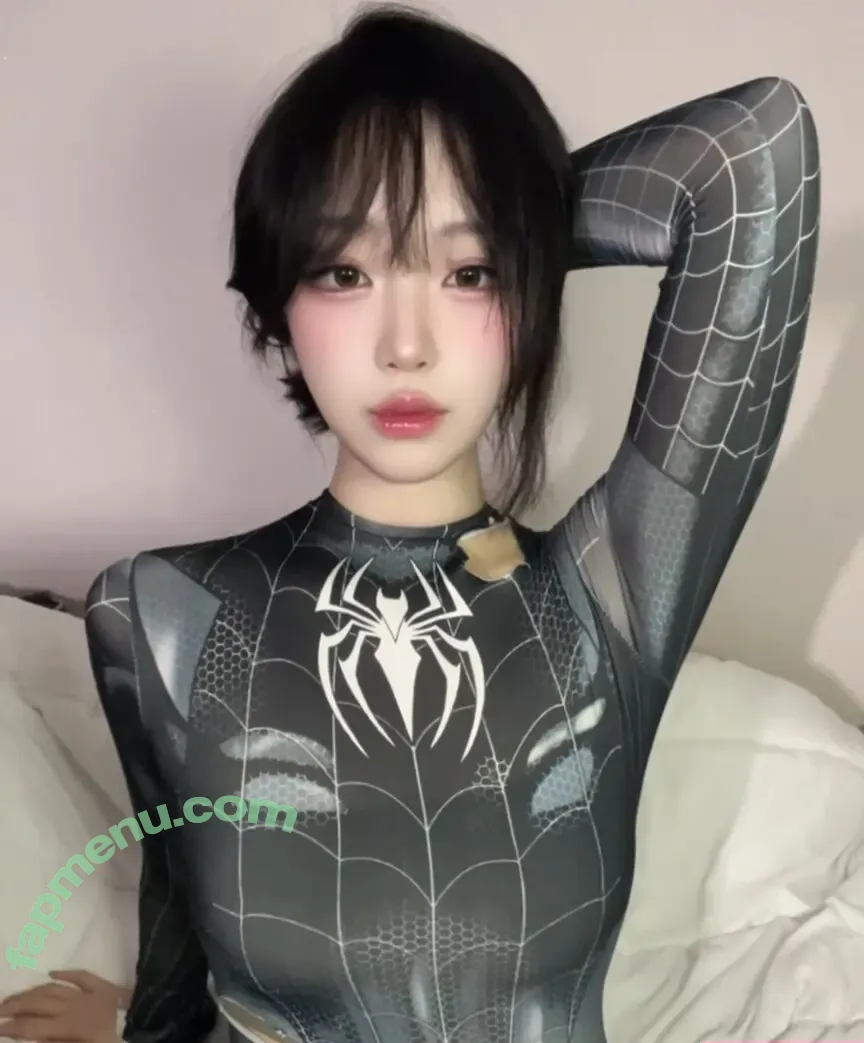 AHRI nude photo #0013 (impetiteahri / red.bell3)