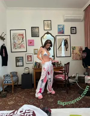 Ahrinyan / nyasharisha nude photo #0002
