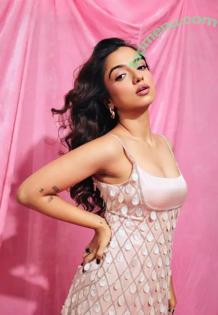 Ahsaas Channa nude photo #0054 (ahsaassy_)