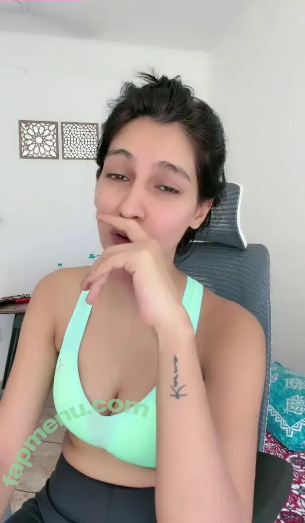 ahsanjuhaina nude photo #0101 (Juhi A)