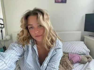 Ailish Morrison / ailish_morrison / cayshiamorrison nude photo #0197