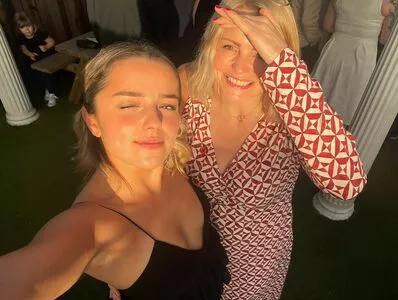 Ailish Morrison / ailish_morrison / cayshiamorrison nude photo #0237