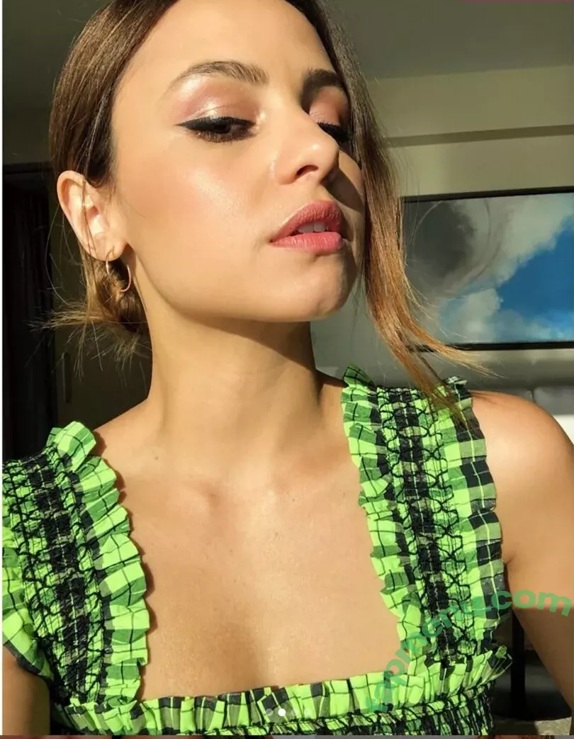 Aimee Carrero nude photo #0003 (aimeecarrero)