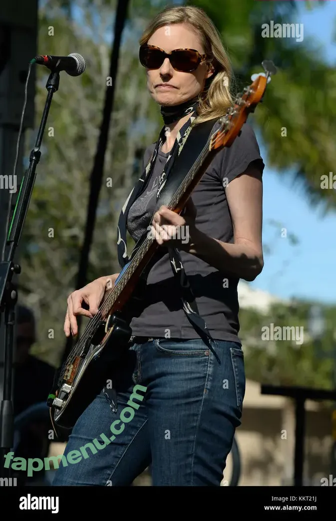 Aimee Mann nude photo #0011 (Aimee Mann)