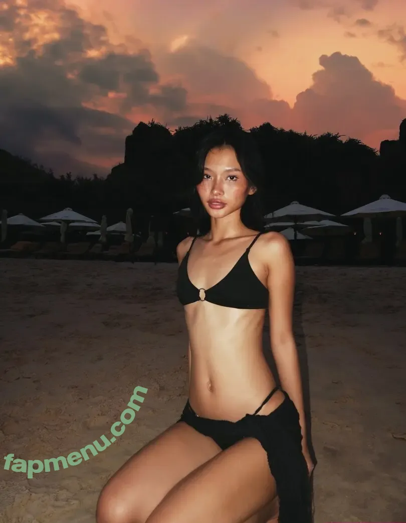 aimee005g nude photo #0096 (aimée)