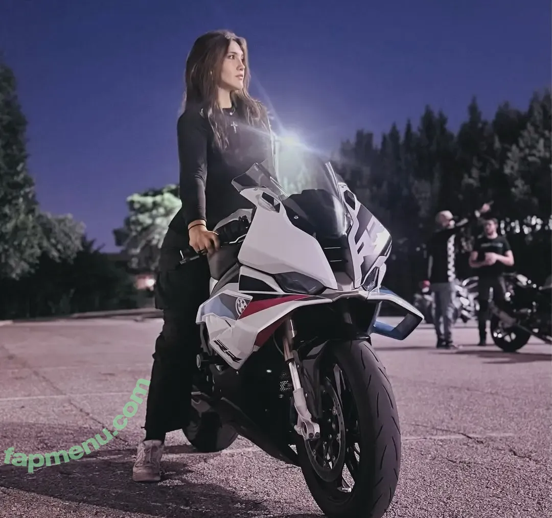 Aimie Valencia nude photo #0022 (aimie_valencia)