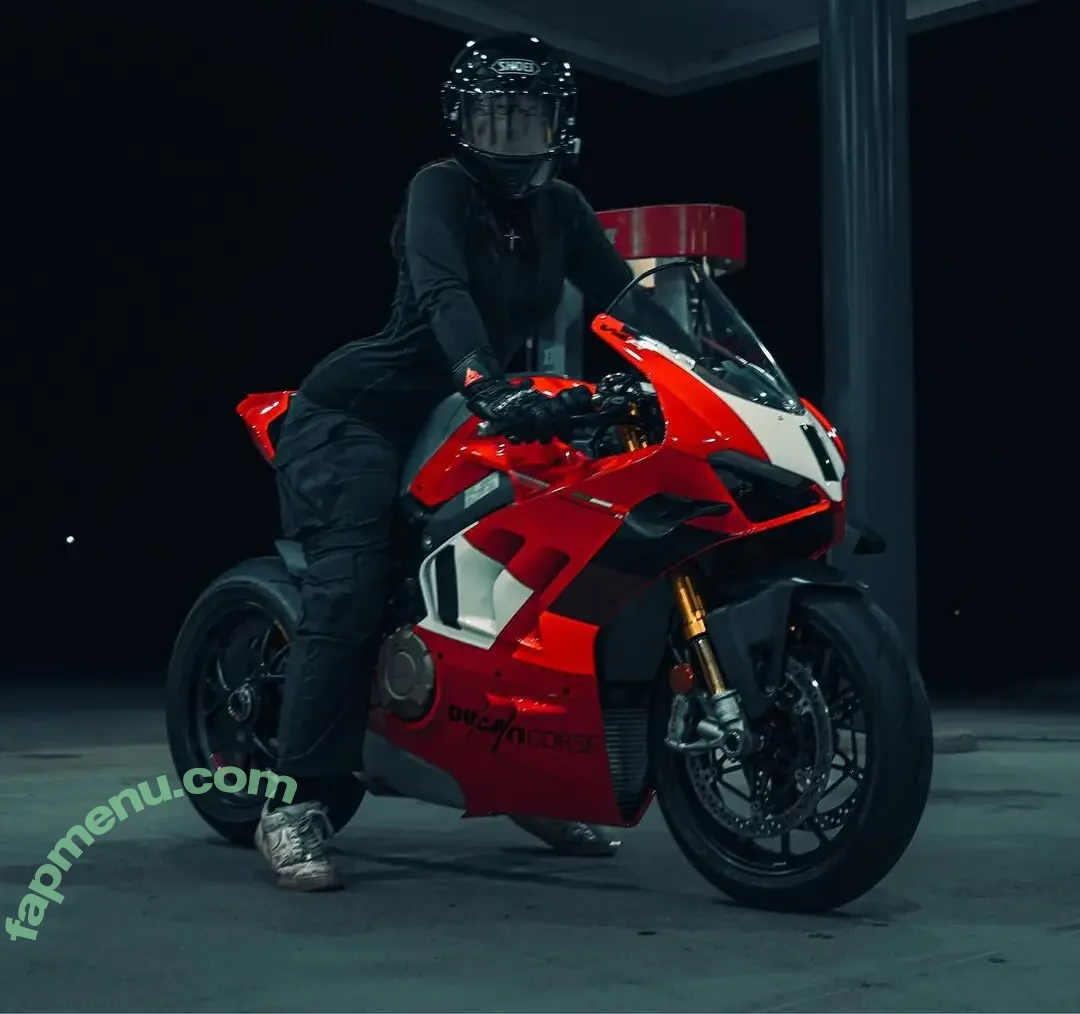 Aimie Valencia nude photo #0025 (aimie_valencia)