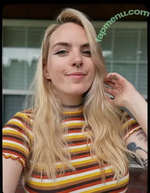 Ainevixen / agelessvixen nude photo #0003