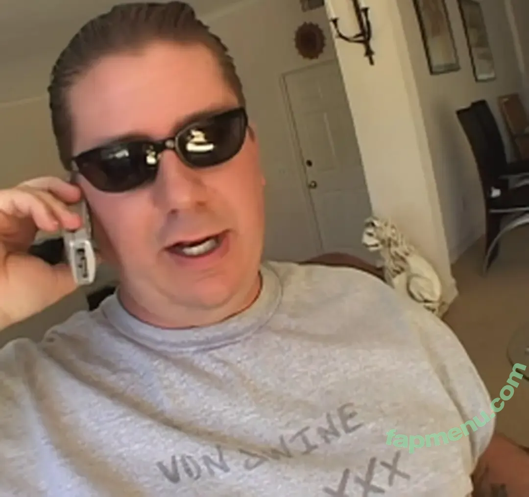 Airtight nude photo #0001 (Triple Penetration / airtight_am)