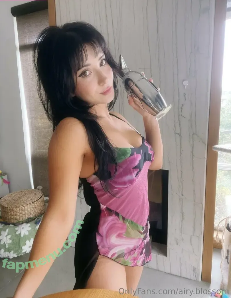 airy.blossom nude photo #0030 (airy.blossom)