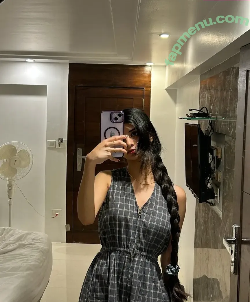 Aishwarya Harishankar nude photo #0131 (aishwaryaharishankar)