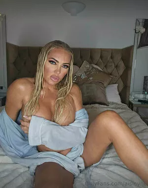 Aisleyne Horgan-Wallace / Aisleyne Horgan Wallace / aisleyne1 nude photo #0230