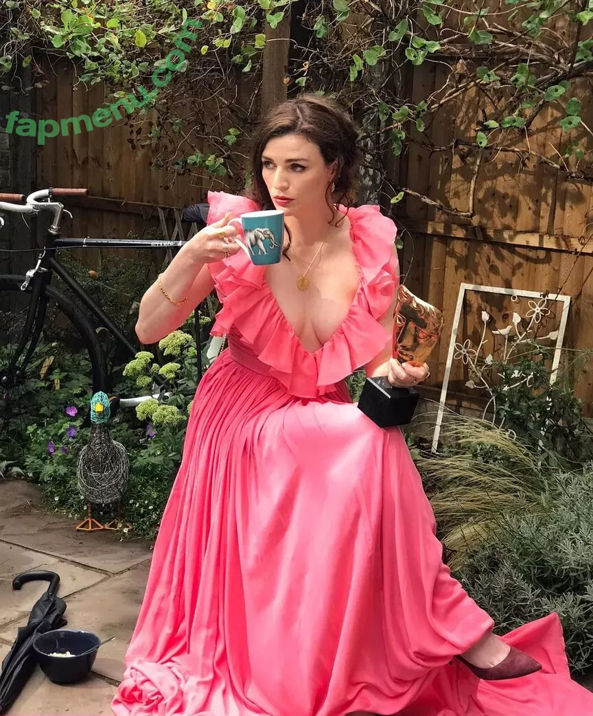 Aisling Bea nude photo #0074 (baby_aisling / weemissbea)