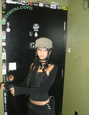 Aislinn Ritchie / Glixen / aislinnritchie nude photo #0104