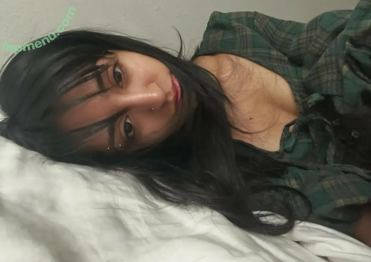 Aislinn Ritchie nude photo #0118 (Glixen / aislinnritchie)