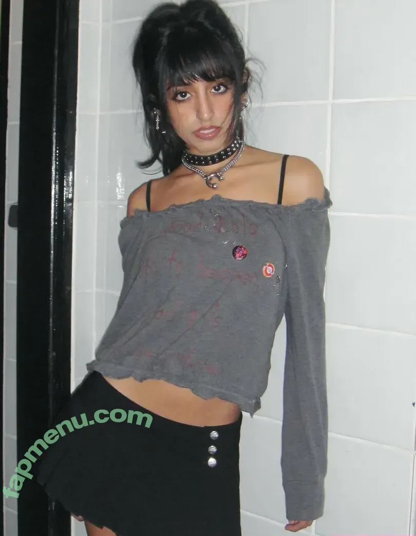 Aislinn Ritchie nude photo #0124 (Glixen / aislinnritchie)